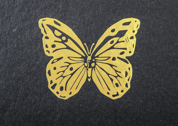 Schmetterling Logo Prägung auf Weinkarte oder Meuekarte, Speisekarte